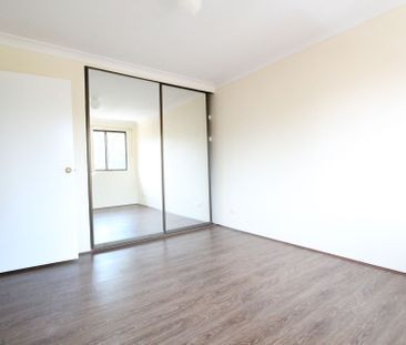 Excellent Apartment- Walking Distance to CBD - Photo 1