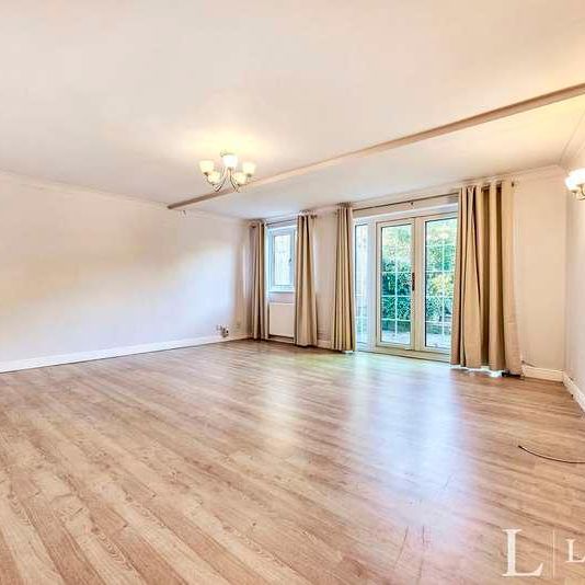 Collins Cross, Bishop's Stortford, Hertfordshire, CM23 - Photo 1