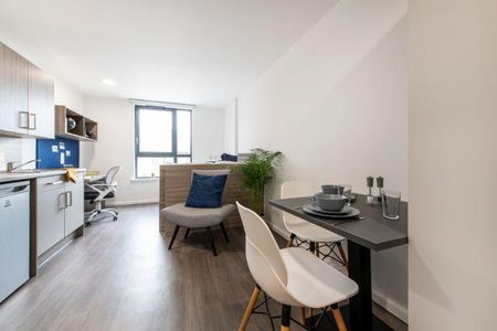 Studio Gold - Photo 4