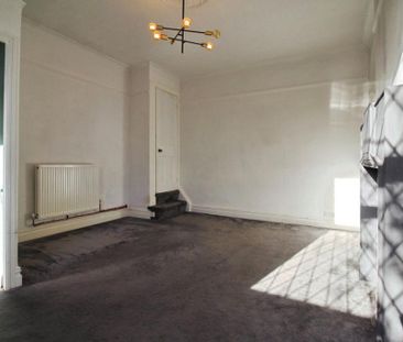 2 bedroom end of terrace house to rent - Photo 5