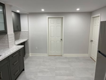 For Lease - 17 Applemore Road Unit# Basement, Toronto, Ontario - Photo 2