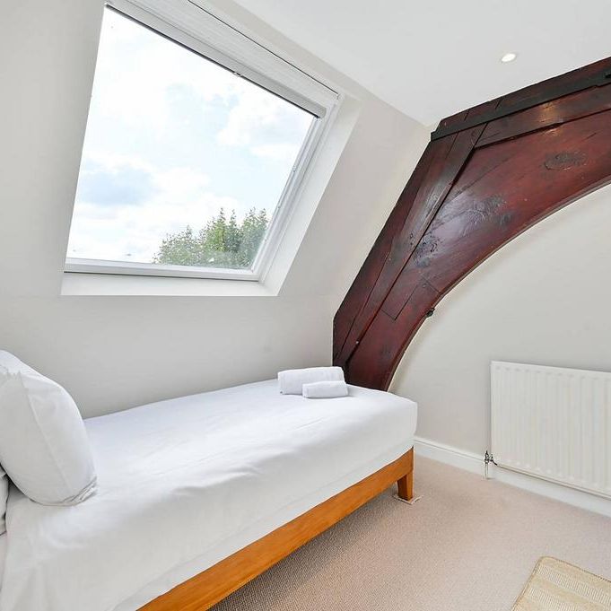 3 bedroom flat to rent - Photo 1