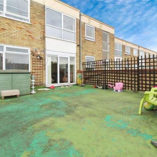 Paul Court, London Road, Romford, RM7 - Photo 1