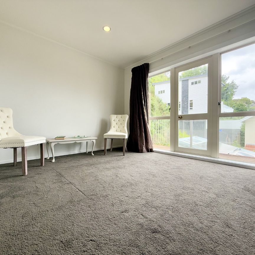 4 Bedroom Townhouse in Thorndon - Photo 1