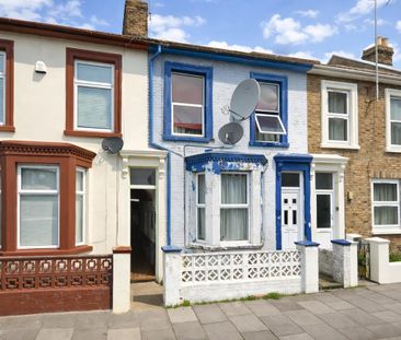 Strode Crescent, Sheerness ME12, London - Photo 5