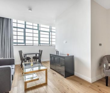 Studio to rent - Photo 2