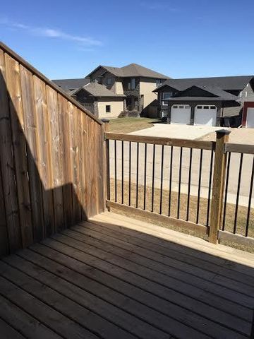 Martensville - 3 Bedroom/2 Bathroom - 112 Hiebert Cres - Photo 5