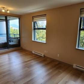 Large 770ft 1 Bed + 1 Bath with patio - Photo 3