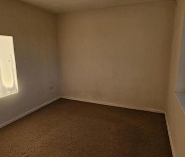 2 bedroom semi-detached bungalow to rent - Photo 3