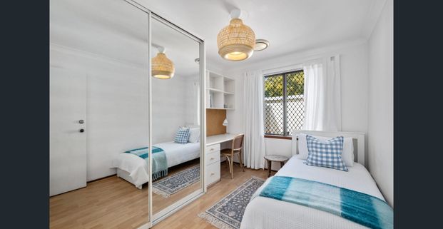 Cozy Villa in Applecross Village -Fully Furnished - Photo 1