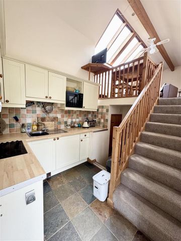 1 bedroom barn conversion to rent - Photo 4