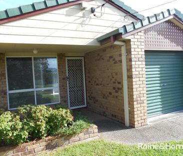 Low Maintenance and Easy Walk to Public Transport - Photo 1