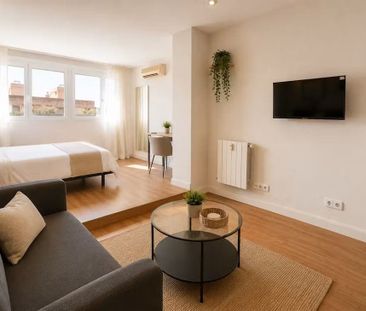 Calle de Cavanilles, Madrid, Community of Madrid 28007 - Photo 4