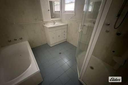SHARED ACCOMMODATION CLOSE TO CBD/HOSPITAL - ONE PROFESSIONAL TENANT ALREADY IN RESIDENCE - Photo 5