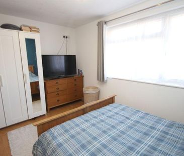 2 bedroom semi-detached house to rent - Photo 3