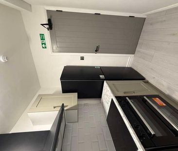 Bedroom Luxury Apartment, Birkin Avenue, NG7 - Photo 6