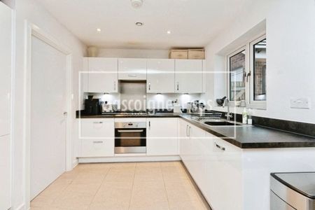 Carpenters Way, Farnham - Photo 2