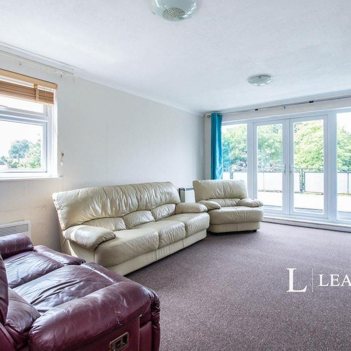 2 bedroom flat to rent - Photo 1