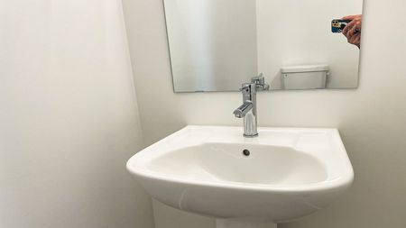 Brand New 3 Bed Home For Rent In Airdrie. - Photo 4