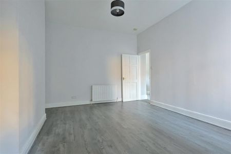 2 bedroom Flat to rent in Ripon Street, Gateshead - Photo 4