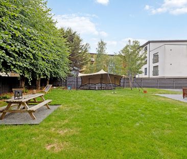 Room in a Shared House, Broadwater Road, SW17 - Photo 1
