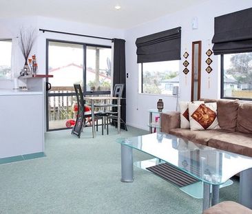 Property Management97b Athena Dr, Totara Vale - House for Rent - Photo 1