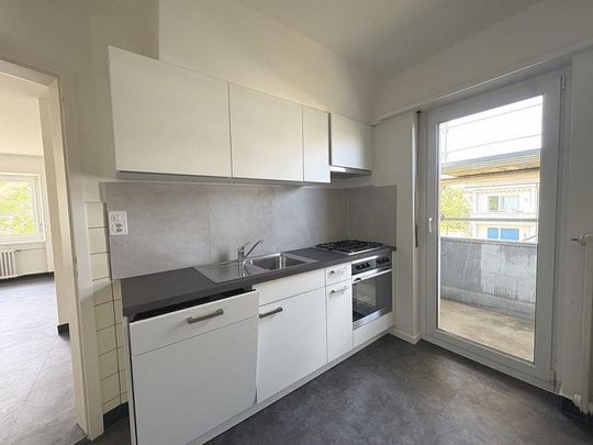 Schöne, frisch sanierte 3.5-Zimmer-Wohnung mit zwei Balkonen - Photo 1