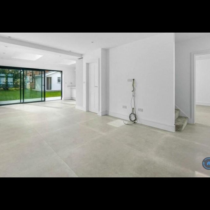 4 bedroom semi-detached house to rent - Photo 1