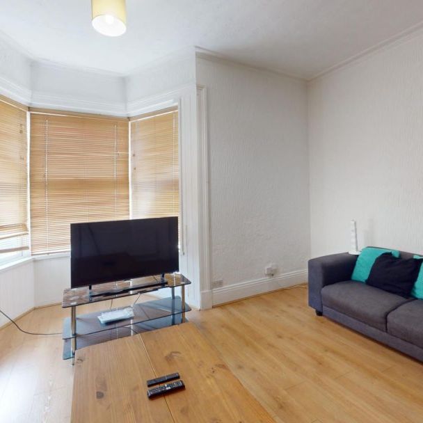 To Let: Albert Terrace , Middlesbrough TS1 3PB - Photo 1