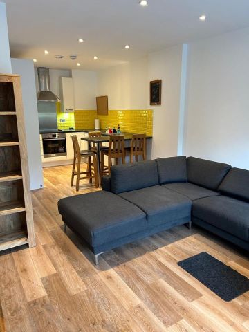 1 Bed Flat, Montagu House, W12 - Photo 2