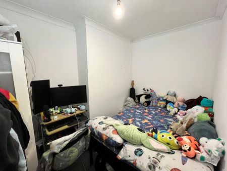 5 bedroom semi-detached house to rent - Photo 4