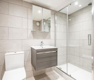 1 bedroom Flat To Let - Photo 5