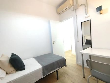 Avenida del Mediterráneo, Madrid, Community of Madrid 28007 - Photo 2