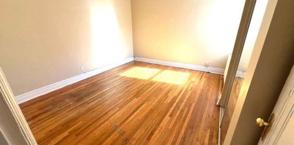 5½ ENTIEREMENT REFAIT-5 MNTS MT ROYAL ET UNIVERSITÉS- 3 CAC - Photo 2