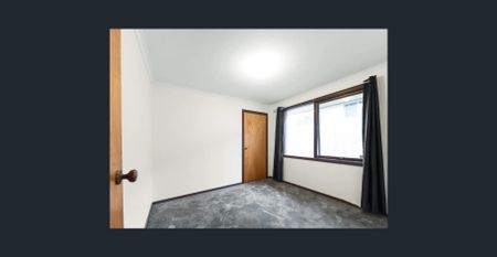 Spacious 3-Bedroom Family Home in a Convenient Location - Photo 3