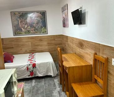 Travessera de Collblanc, L'Hospitalet de Llobregat, Catalonia 08904 - Photo 6