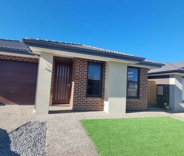 Space, Style & Security: Your Ideal Family Home Awaits - Photo 6