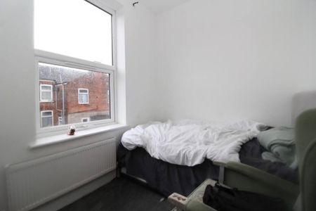 Westminster Avenue - Photo 3