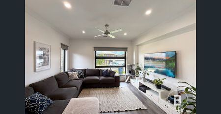 Spacious Family Home - Photo 3