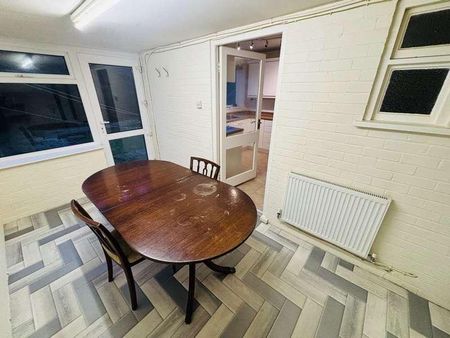 Burleigh Gardens, Boston, PE21 - Photo 3