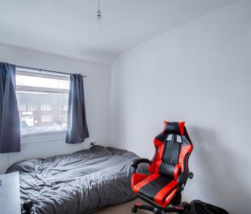 3 bedroom terraced house to rent - Photo 4