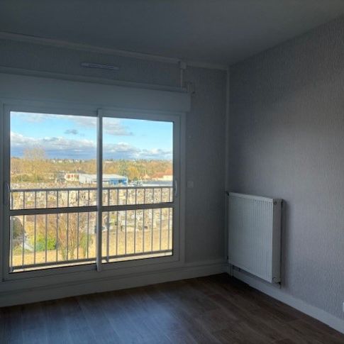 Location Appartement 5 pièces 104 m² La Châtre - Photo 1