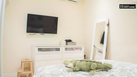 Renovated 1-bedroom apartment for rent in Retiro - Photo 2
