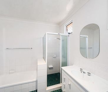 30 McDowall Street, Newtown, Qld 4350 - Photo 2