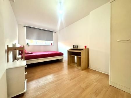 4 Bed Student Home - 60 Kemsing Gardens - Photo 2