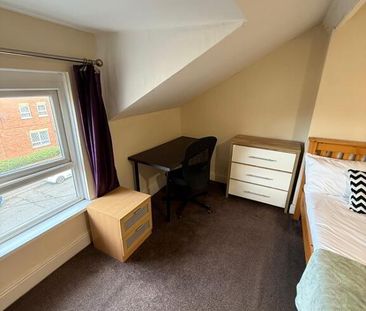 Serviced Room's, 81 Wellesley Avenue, Belfast, BT9 6DH - Photo 4