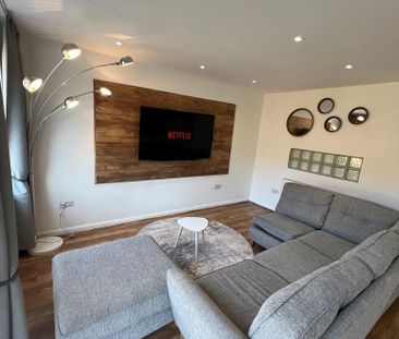1 bedroom in a house share to rent - Photo 1