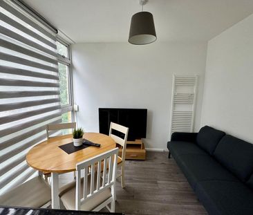4 Bed Maisonette, Clapham Road, SW9 - Photo 4