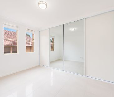 Stylish Beachside Apartment - Photo 5