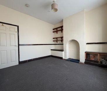 2 Bedroom Mid Terraced House For Rent - Photo 2